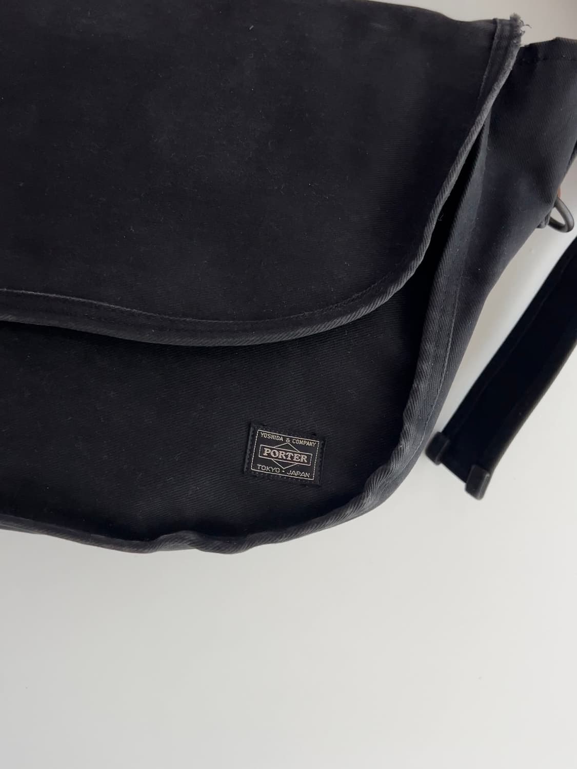 요시다포터 스테인 블랙 메신저백 상품이미지2