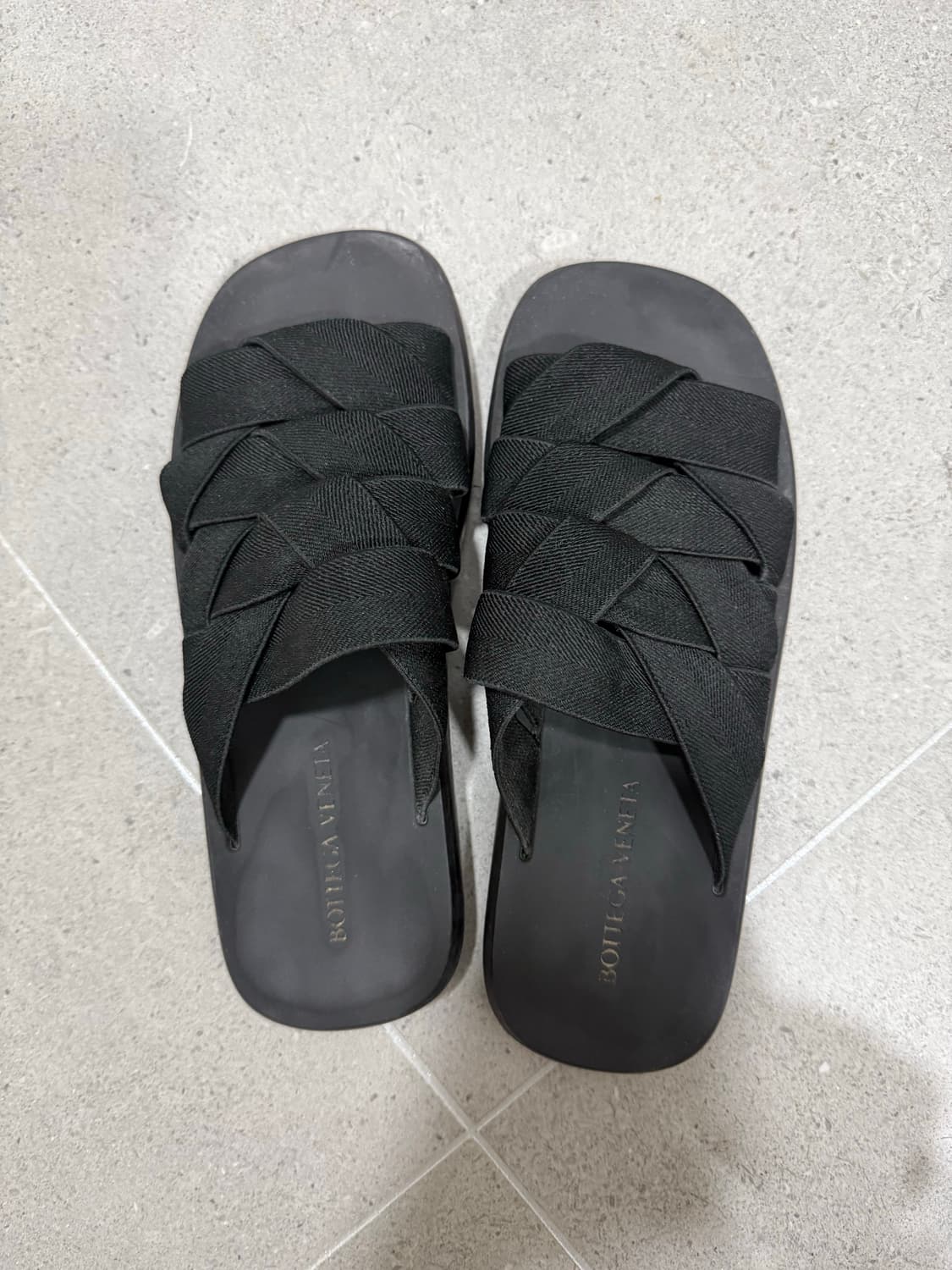 보테가베네타 인트레치아토 블랙 슬리퍼 상품이미지1