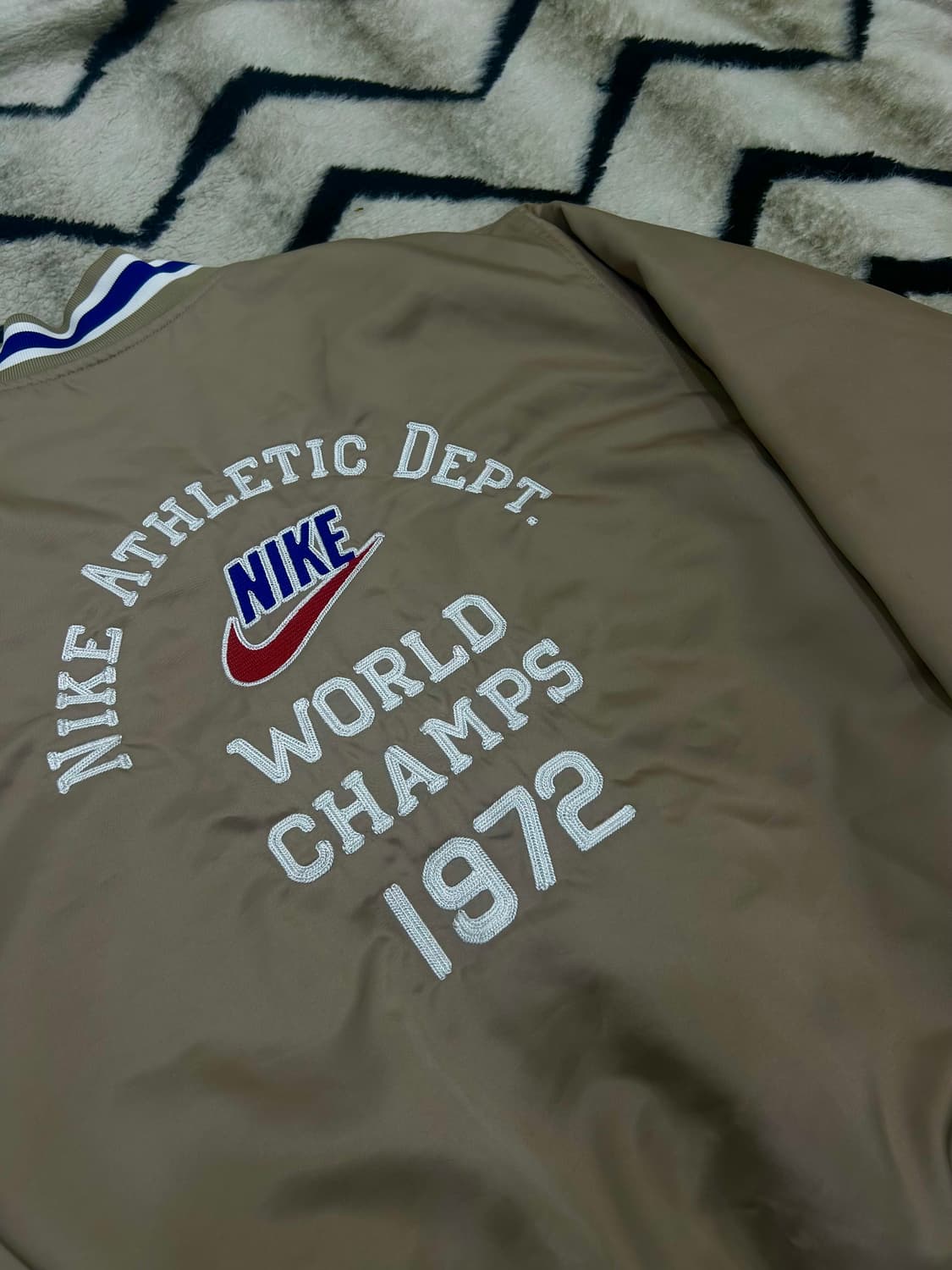 [2XL]나이키 덕아웃 자수 바시티 상품이미지1