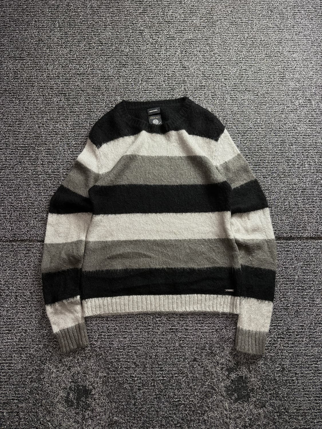 디젤 패치로고 단가라 디테일 모헤어 스웨터 2936 상품이미지2