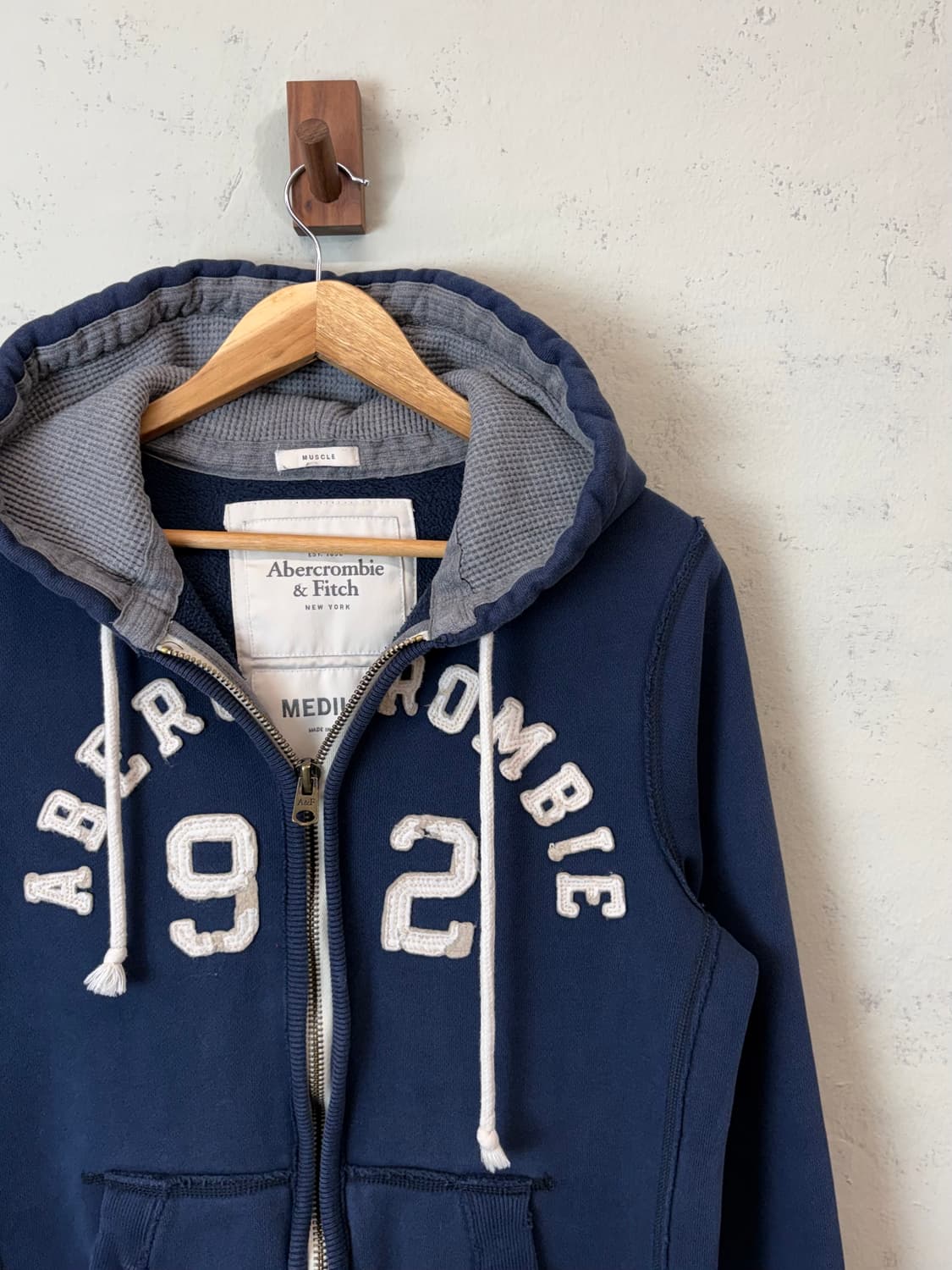 아베크롬비 네이비 스펠로고 헤비 후드집업 상품이미지2