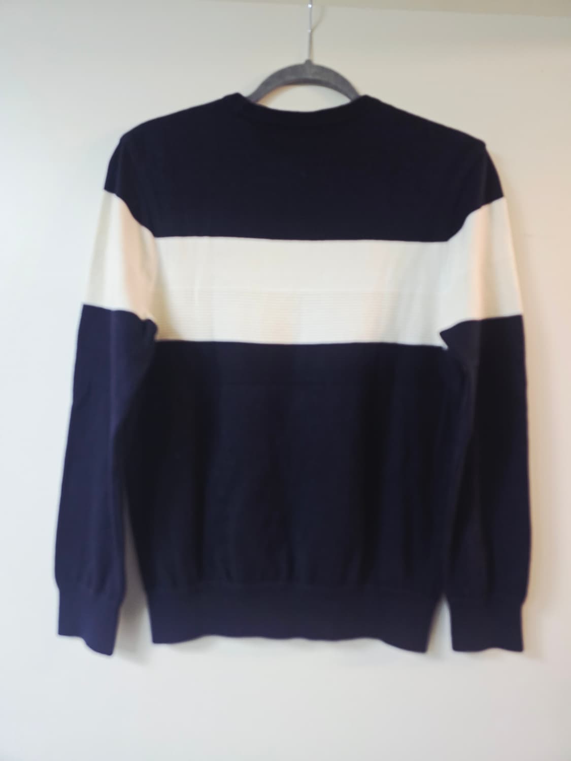 헤지스 네이비, 아이보리, 네이비 컬러 블록 맨투맨 상품이미지2