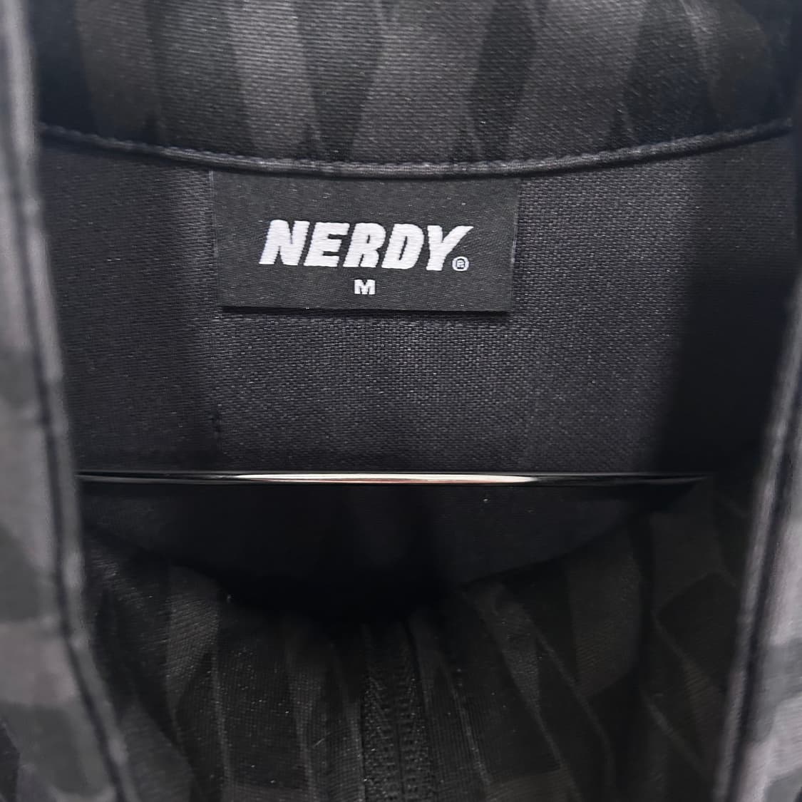 널디 지오매트릭 트랙 하이넥 져지 상품이미지3