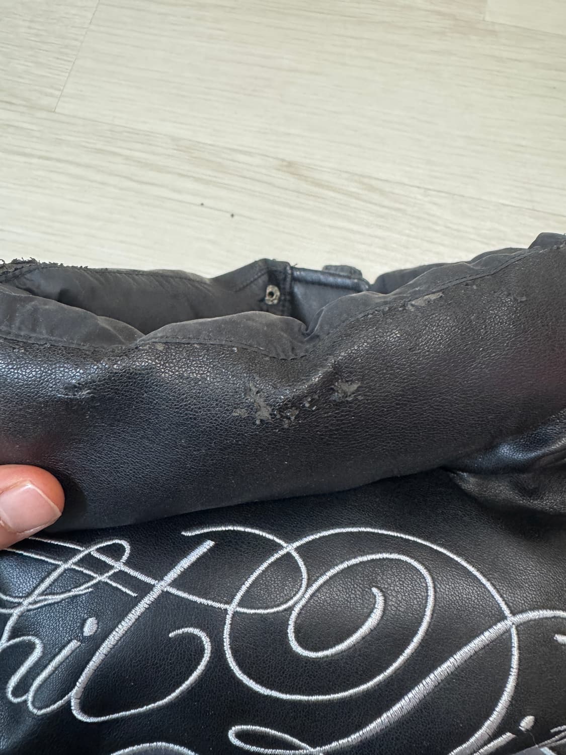 Badee 레더 숏패딩 Gothic Leather Puffer Jacke 상품이미지10