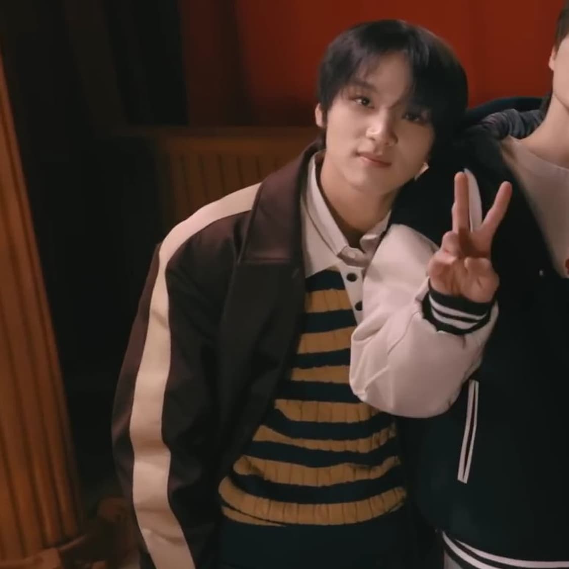 제너럴아이디어 케이블 럭비 카라 니트 네이비 상품이미지2