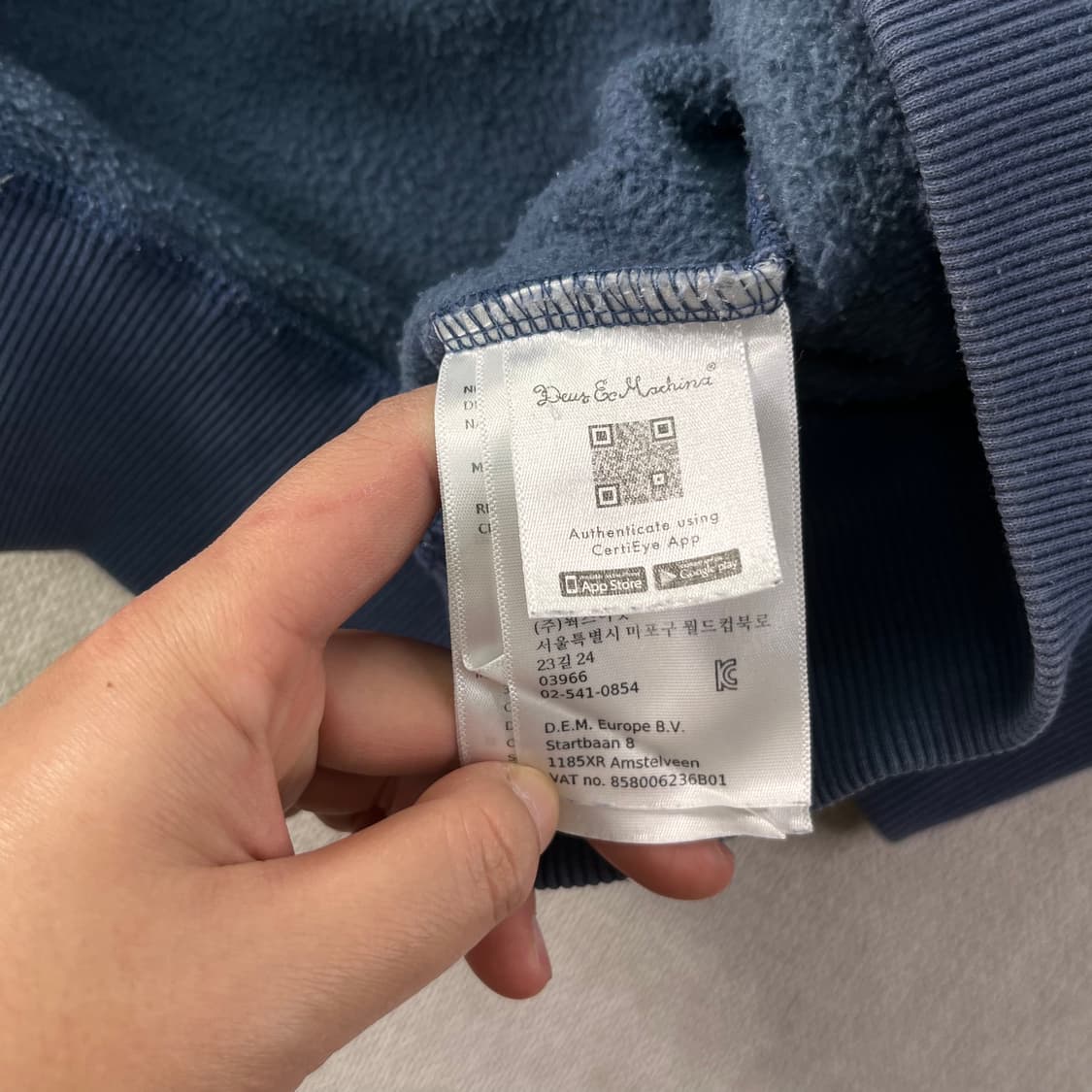 105 데우스 그래픽 맨투맨 상품이미지7