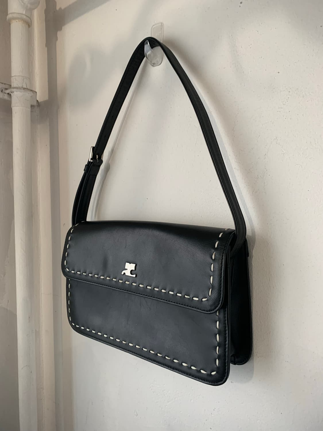 꾸레쥬 빈티지 숄더백 스티치 블랙 상품이미지1