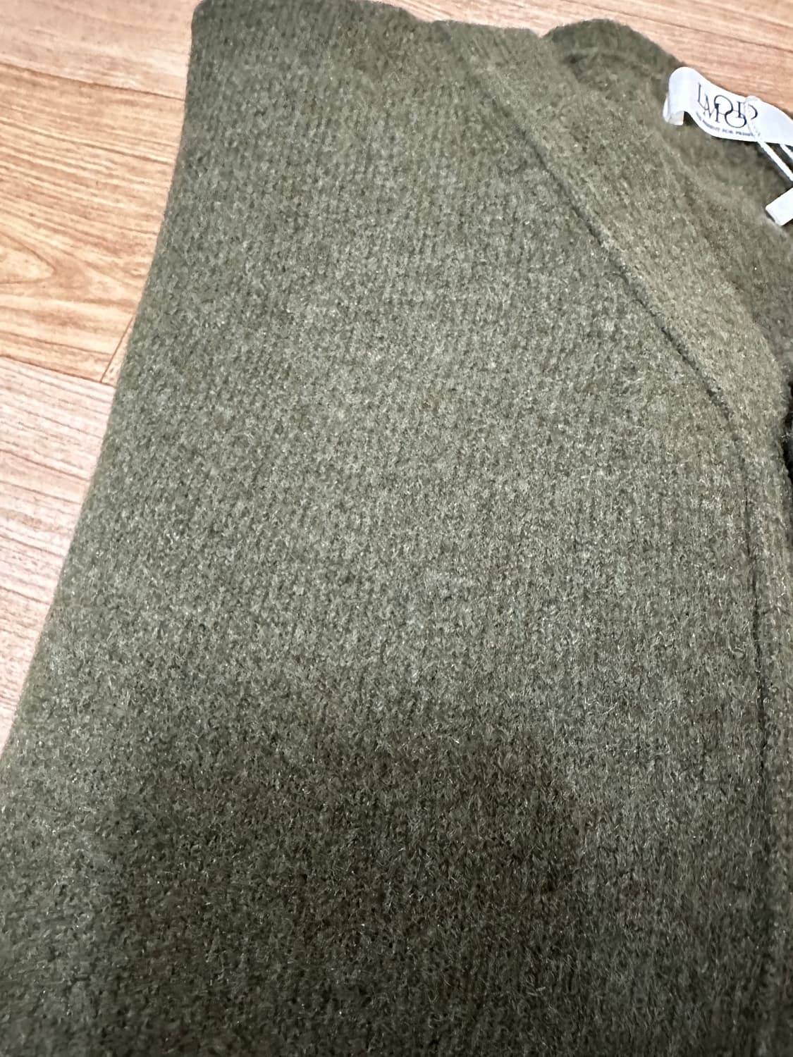 [46] 엘무드 센느 울 브이넥 가디건 카키 상품이미지4