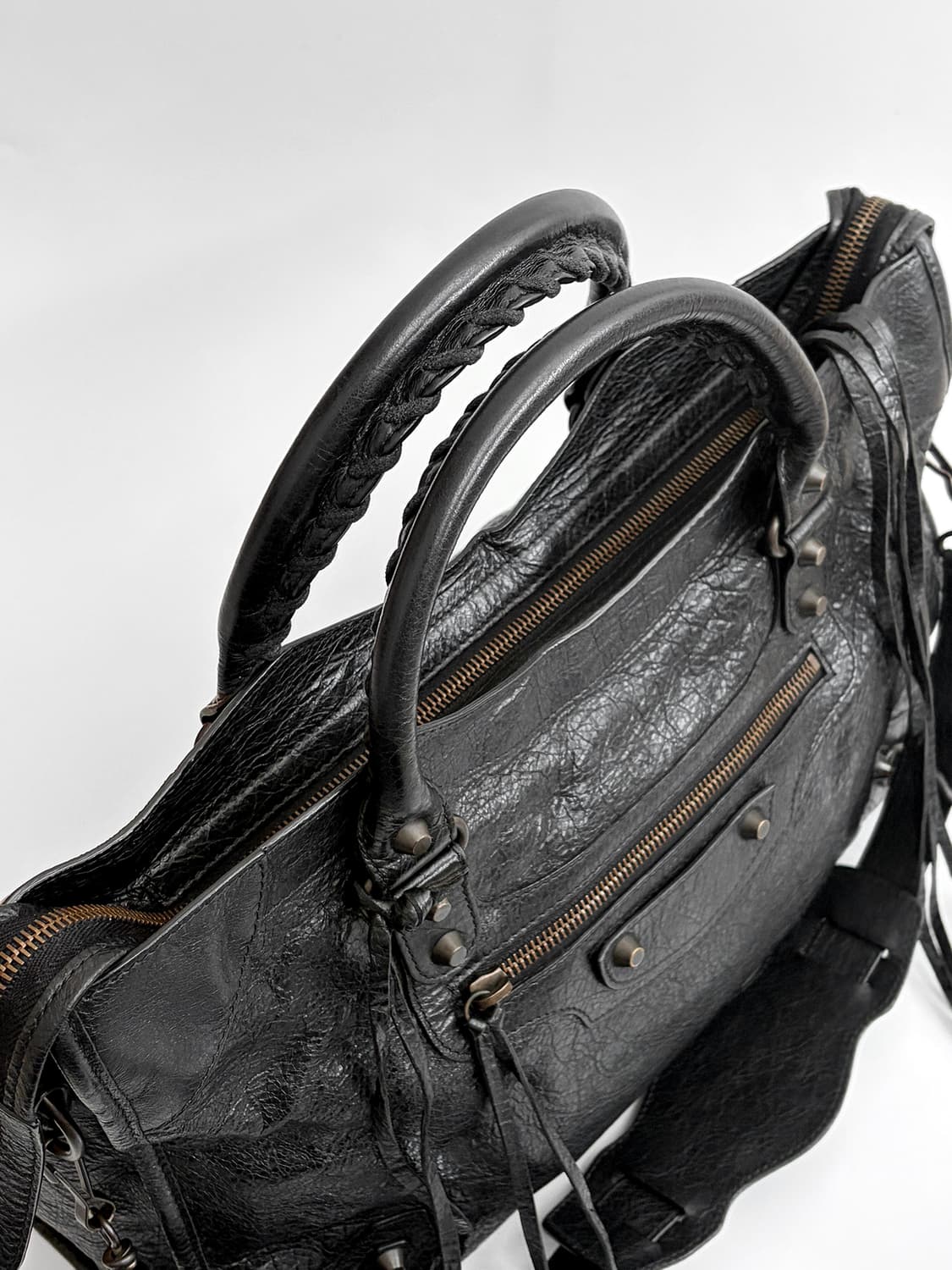 발렌시아가 클래식 시티백 미듐 판매합니다. 상품이미지5