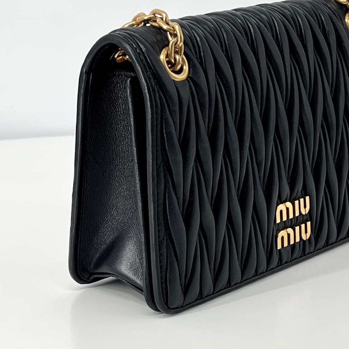 [감정완료] 미우미우 마테라쎄 체인 숄더백 블랙 상품이미지7