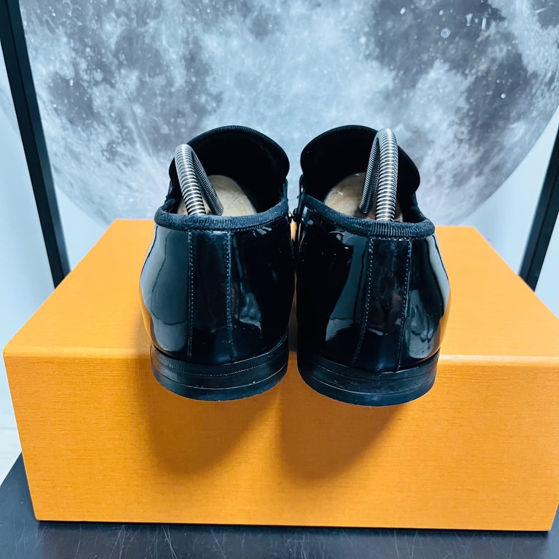 정품 6.5) 루이비통 유광 로고 로퍼 구두 260~265 상품이미지4