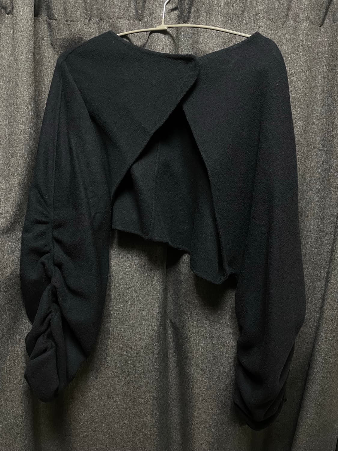 COS 크롭 셔링 볼레로 네이비 x/xs 상품이미지3