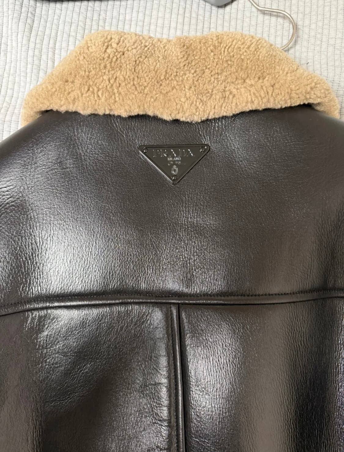 [50] 프라다 무스탕 시어링 자켓 판매 상품이미지4