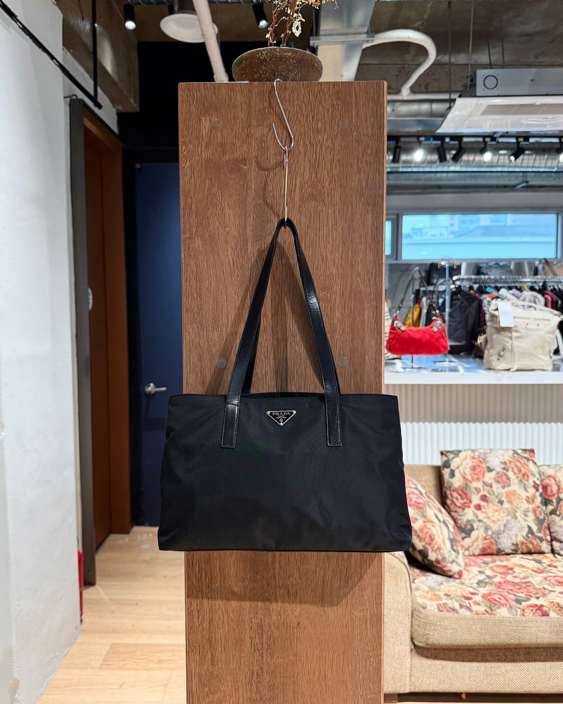 프라다 블랙 포코노 나일론 토트백  상품이미지1