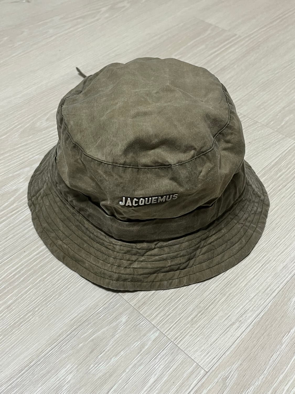 Jacquemus 자크뮈스 왁스드 코튼 캔버스 버킷햇 상품이미지1