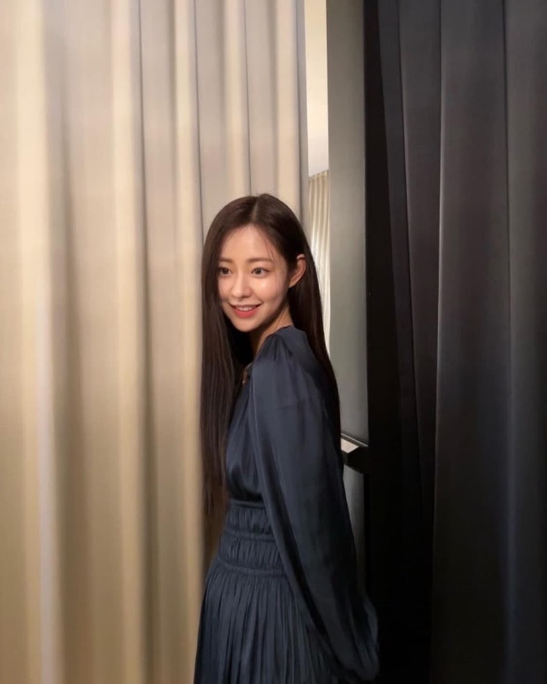 Maje 마쥬 신슬기 새틴 원피스 상품이미지1