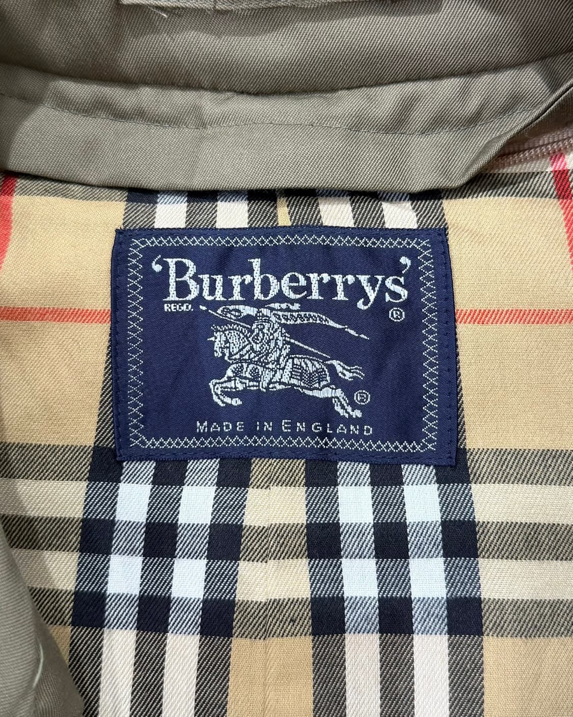 버버리 카키 더블 브레스트 클래식 트렌치코트 상품이미지5