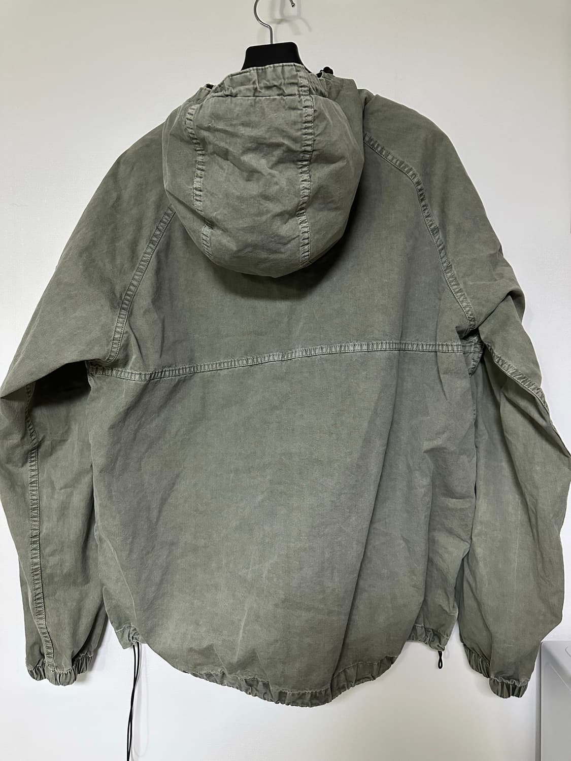 RARE 브랜드의 카키색 아노락 바람막이 상품이미지2