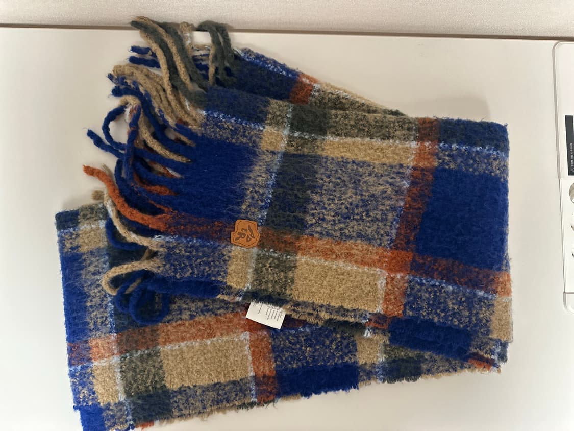 아더에러 머플러 펠릭스 판매합니다(네고문의 o) 상품이미지3