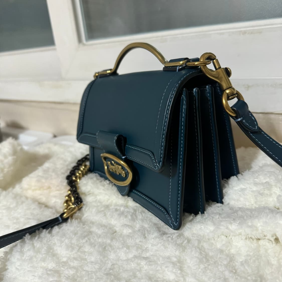 코치 체인 미니백  상품이미지2