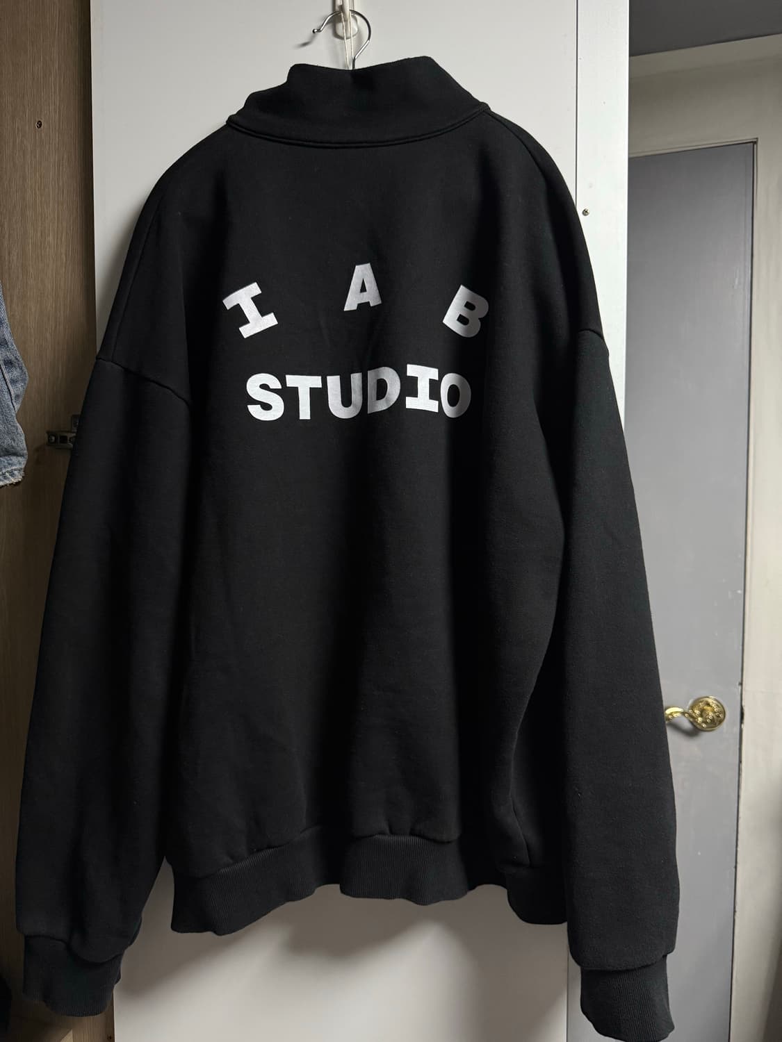 아이앱 스튜디오 하프집업 상품이미지3