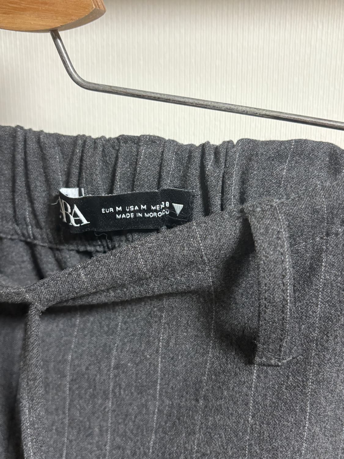 [28] 자라 스트라이프 플란넬 팬츠 그레이 상품이미지4