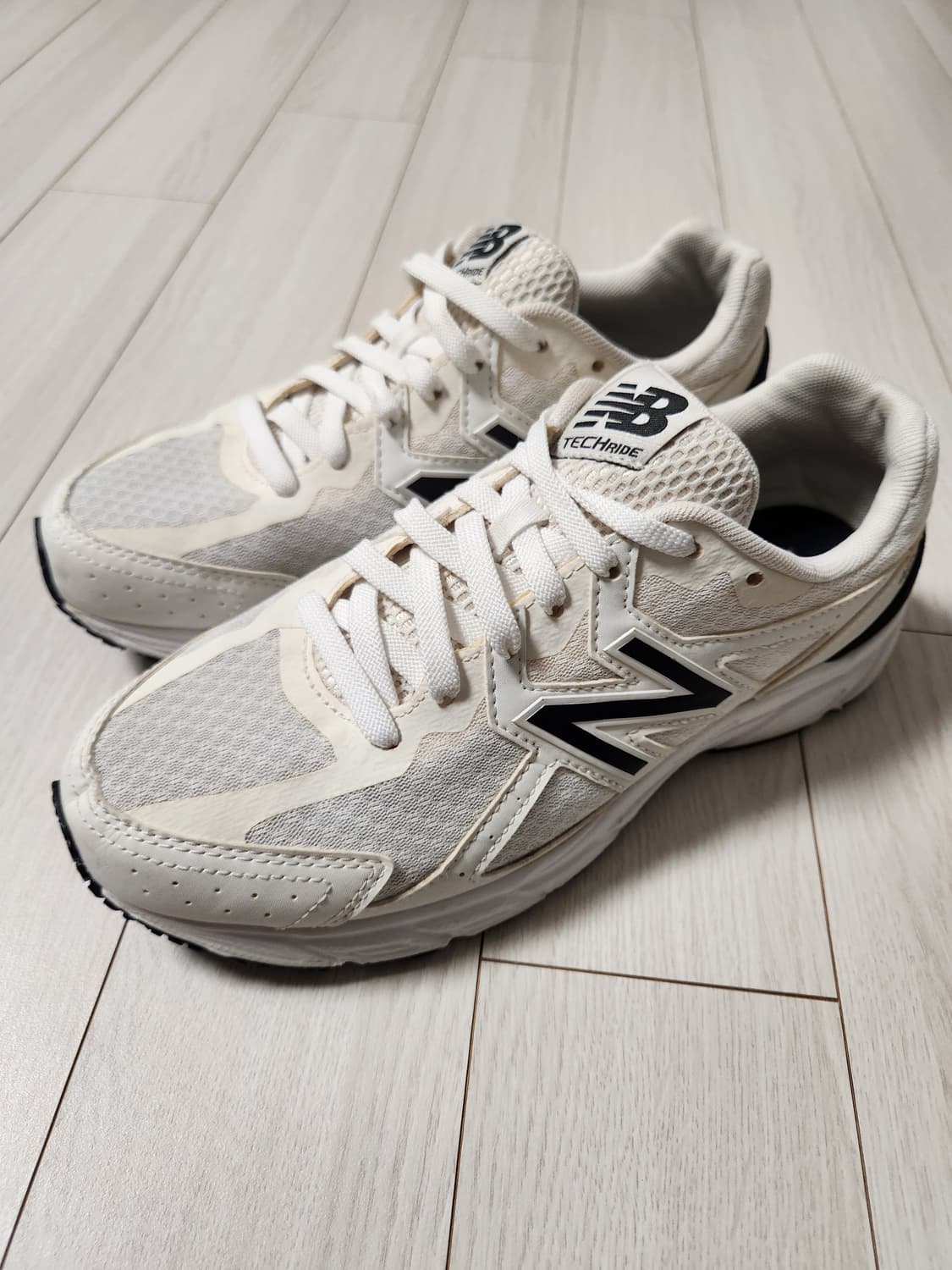 뉴발란스 480 운동화 W480WB5 사이즈245

남녀공용 가볍고 편해 상품이미지1