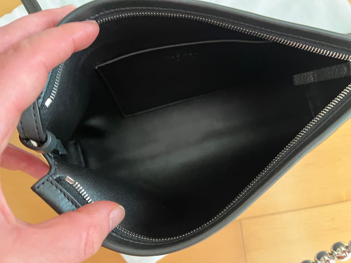 더로우 The row 가죽 크로스백 블랙 rene 신상품 상품이미지9