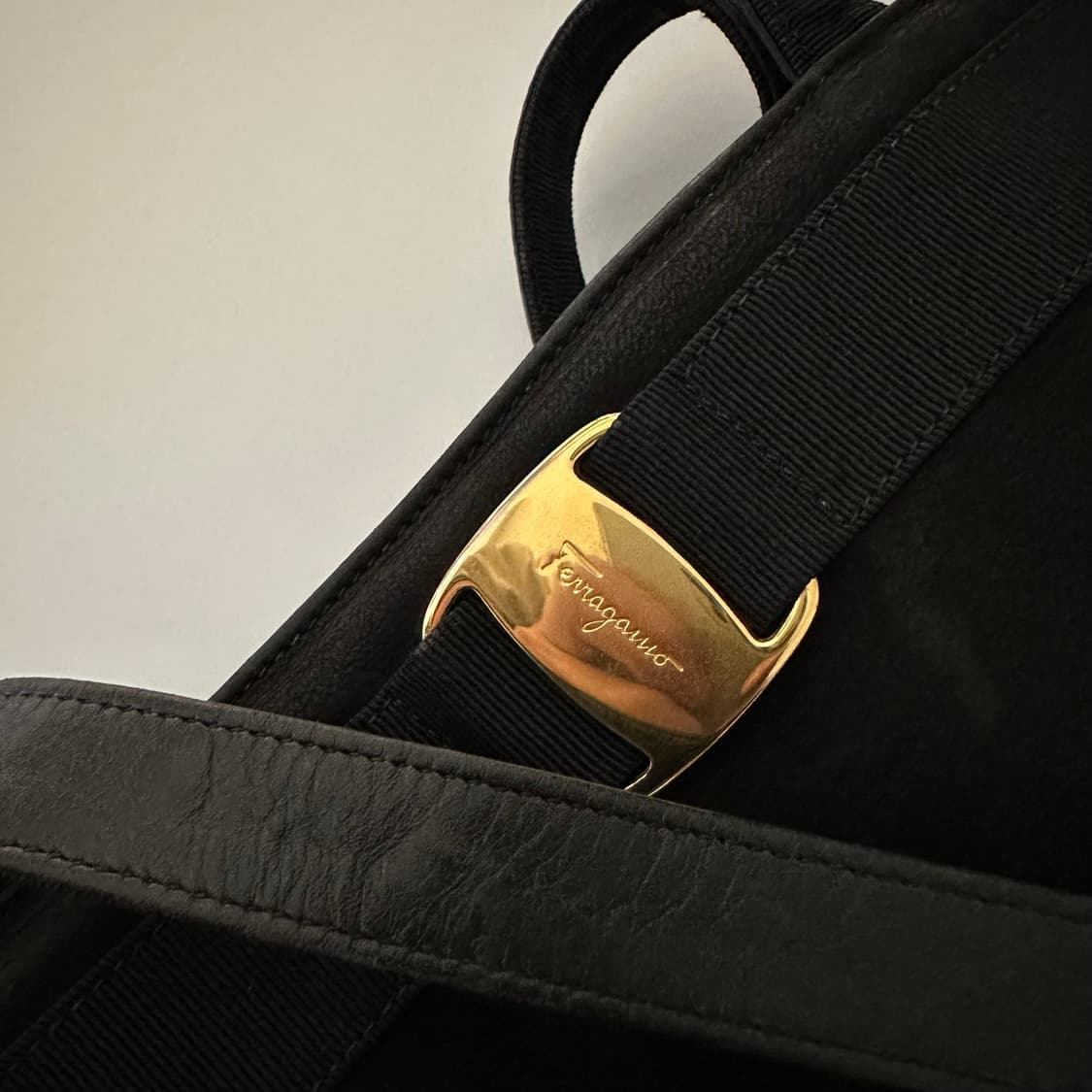 페라가모 ferragamo 로고 숄더백 상품이미지4