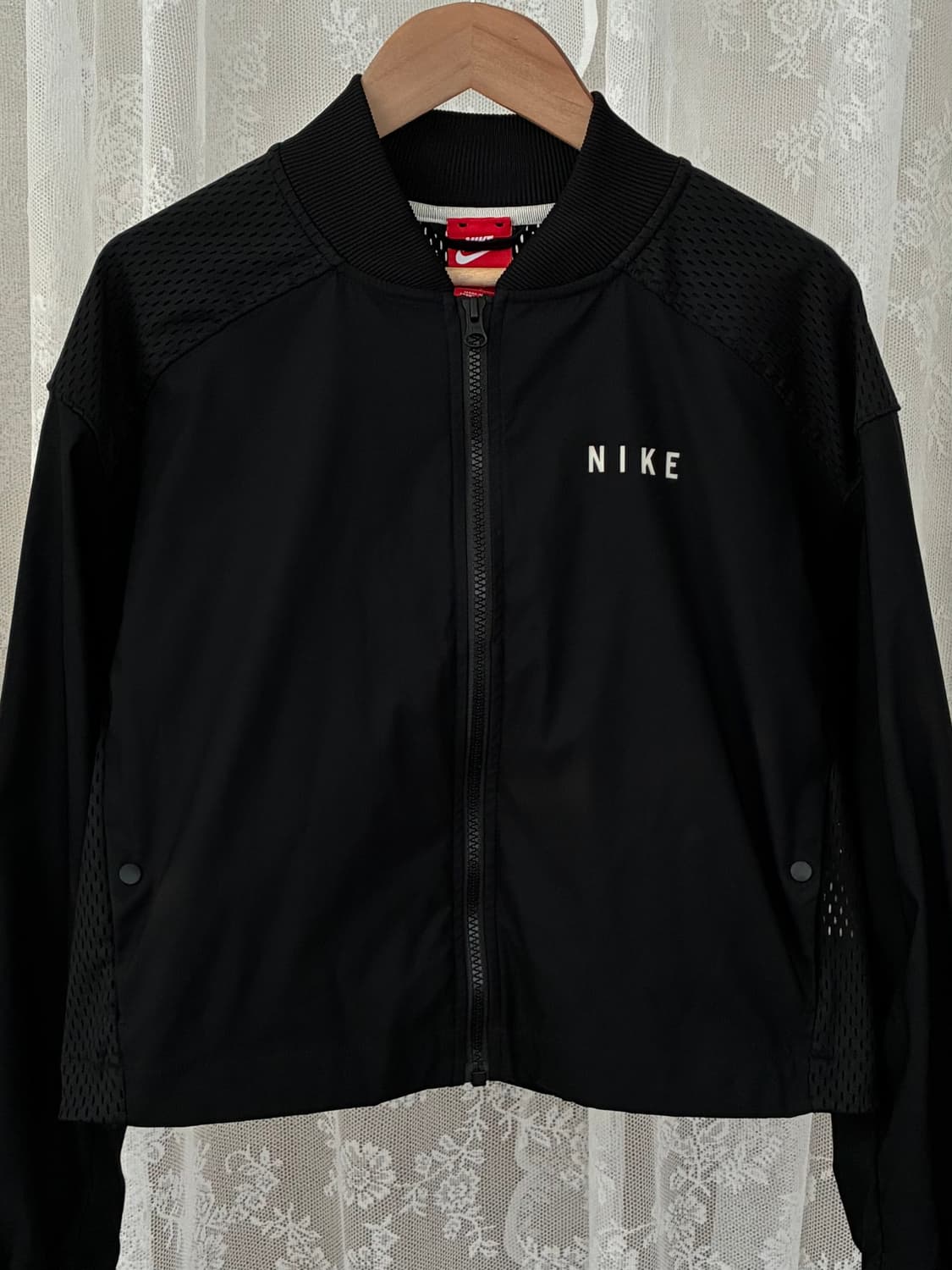 L) 나이키 여성 메쉬 크롭 봄버 자켓 블랙 상품이미지3