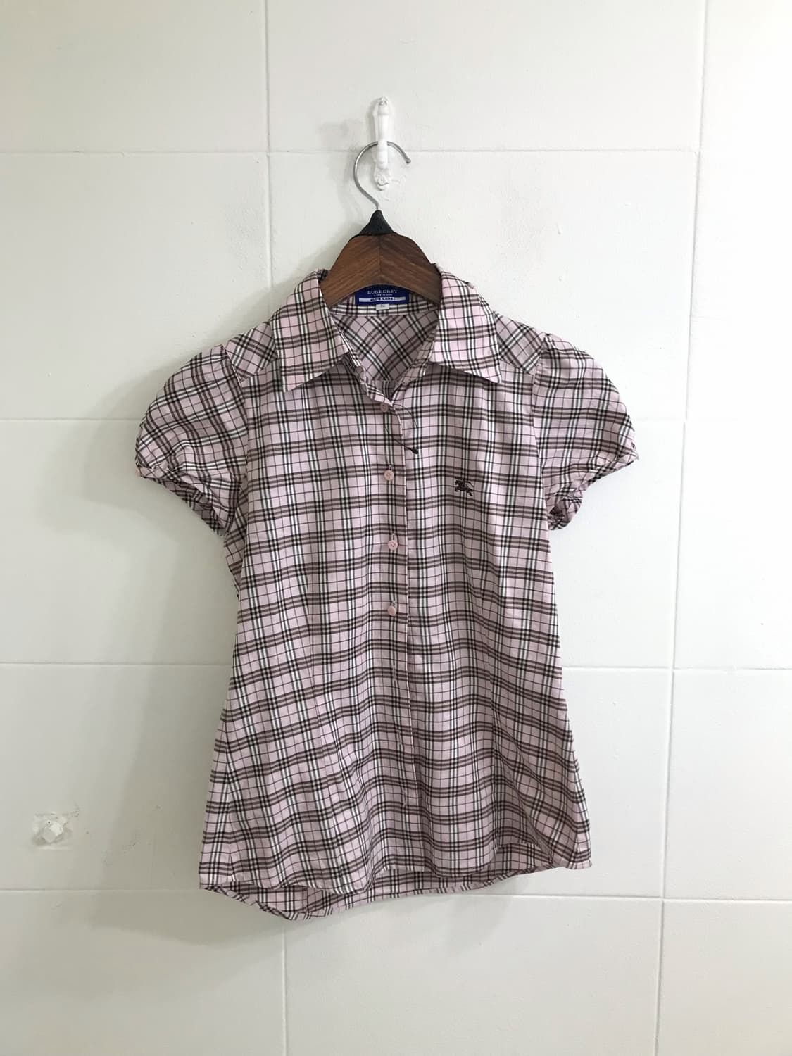 버버리 핑크 퍼프 체크 블라우스 그레이 니혼진 사와코 코디세트 상품이미지5