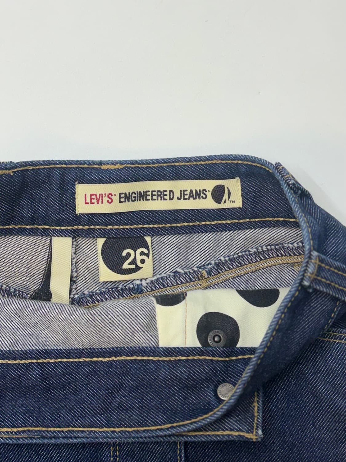 리바이스 엔지니어드진 데님 랩 스커트 상품이미지7