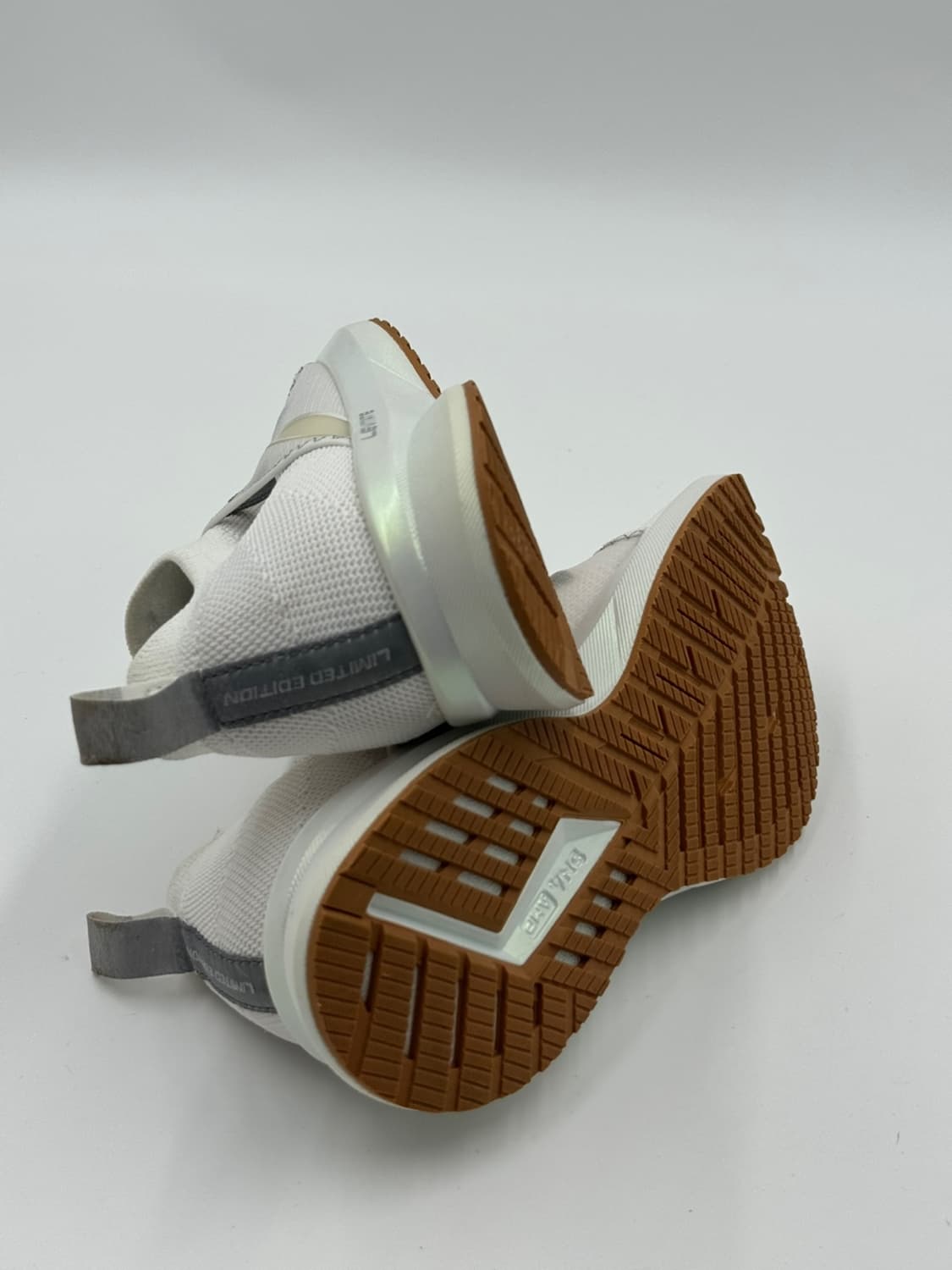 브룩스 레비테이트 4 상품이미지5