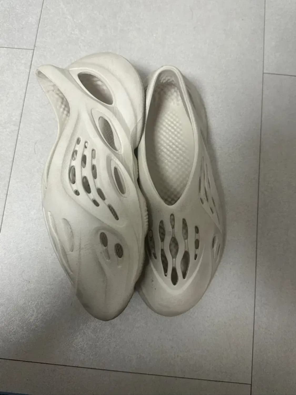 아디다스 이지 폼 러너 샌드 285 상품이미지2