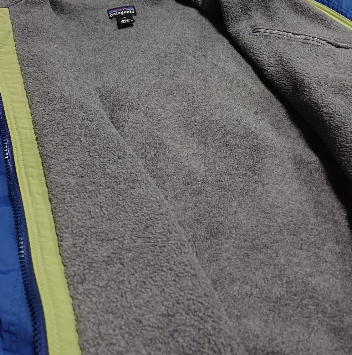 🇺🇸 [M] 파타고니아 쉘드 신칠라 봄버 자켓 - 블루 / 네온 상품이미지8