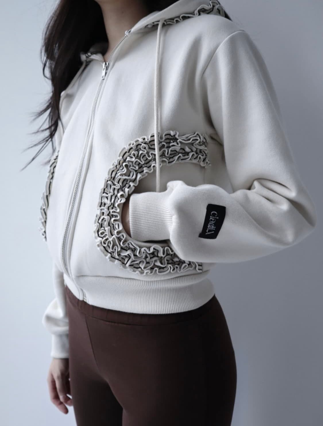 클라따 프릴 후드집업 아이보리 (기모) 상품이미지4