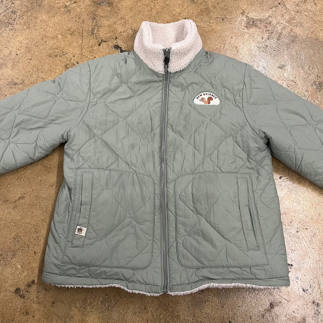 [정품] 뉴발란스 아이보리 그린 양면 뽀글이 플리스 집업 b17 상품이미지3