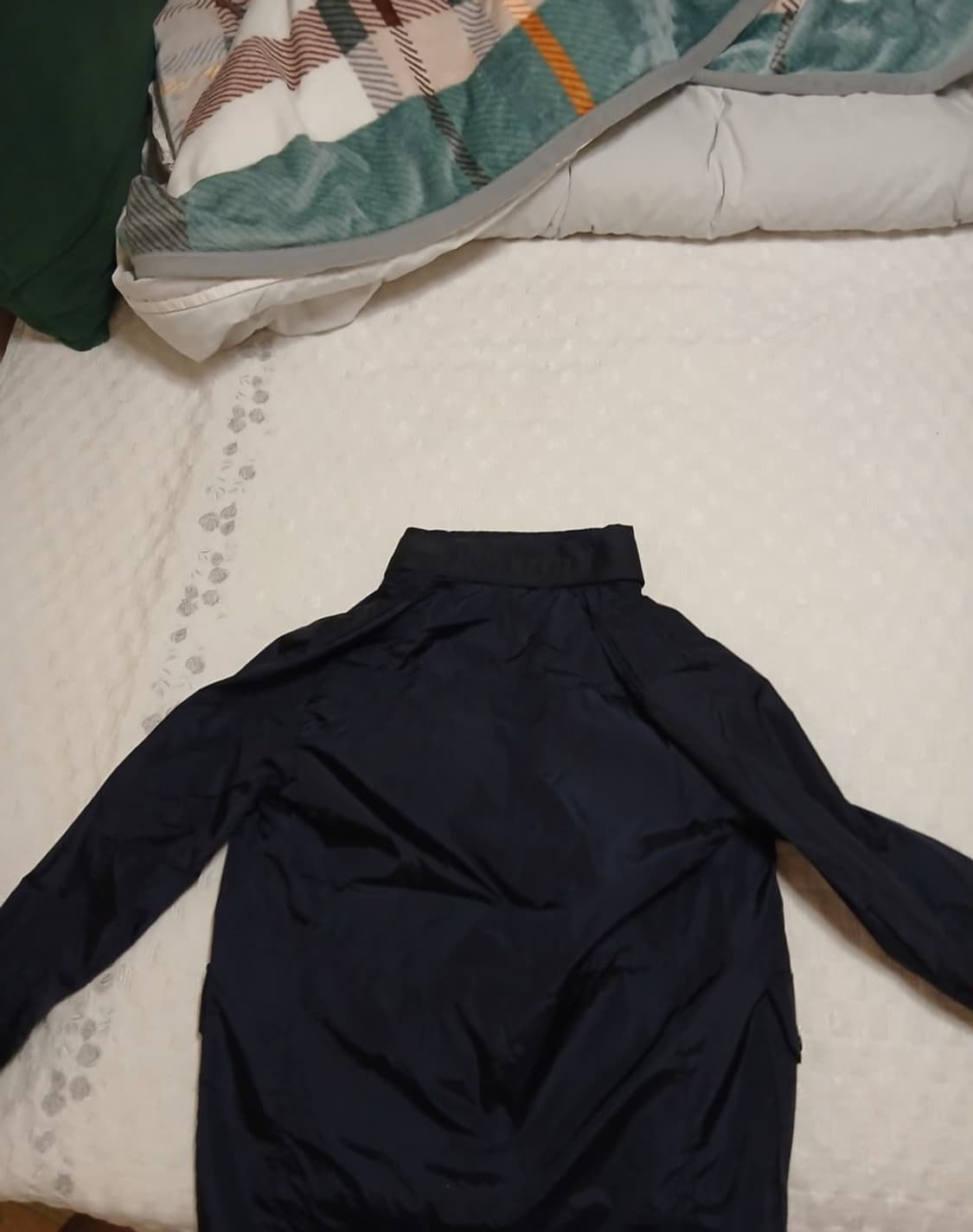 몽클레어 네이비 바람막이(새상품 컨디션) 상품이미지3