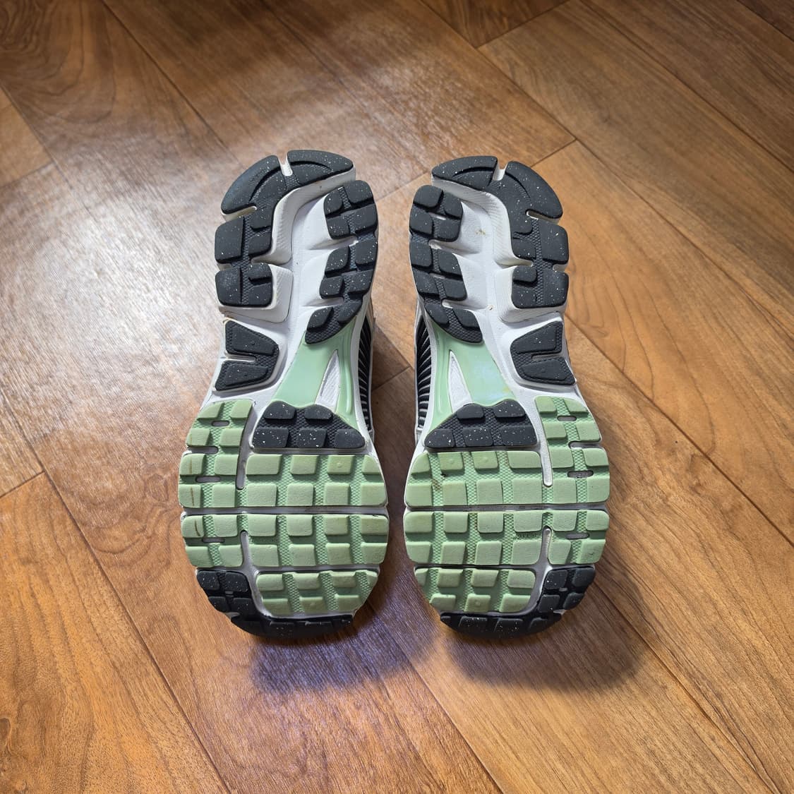 나이키 줌 보메로5  상품이미지6