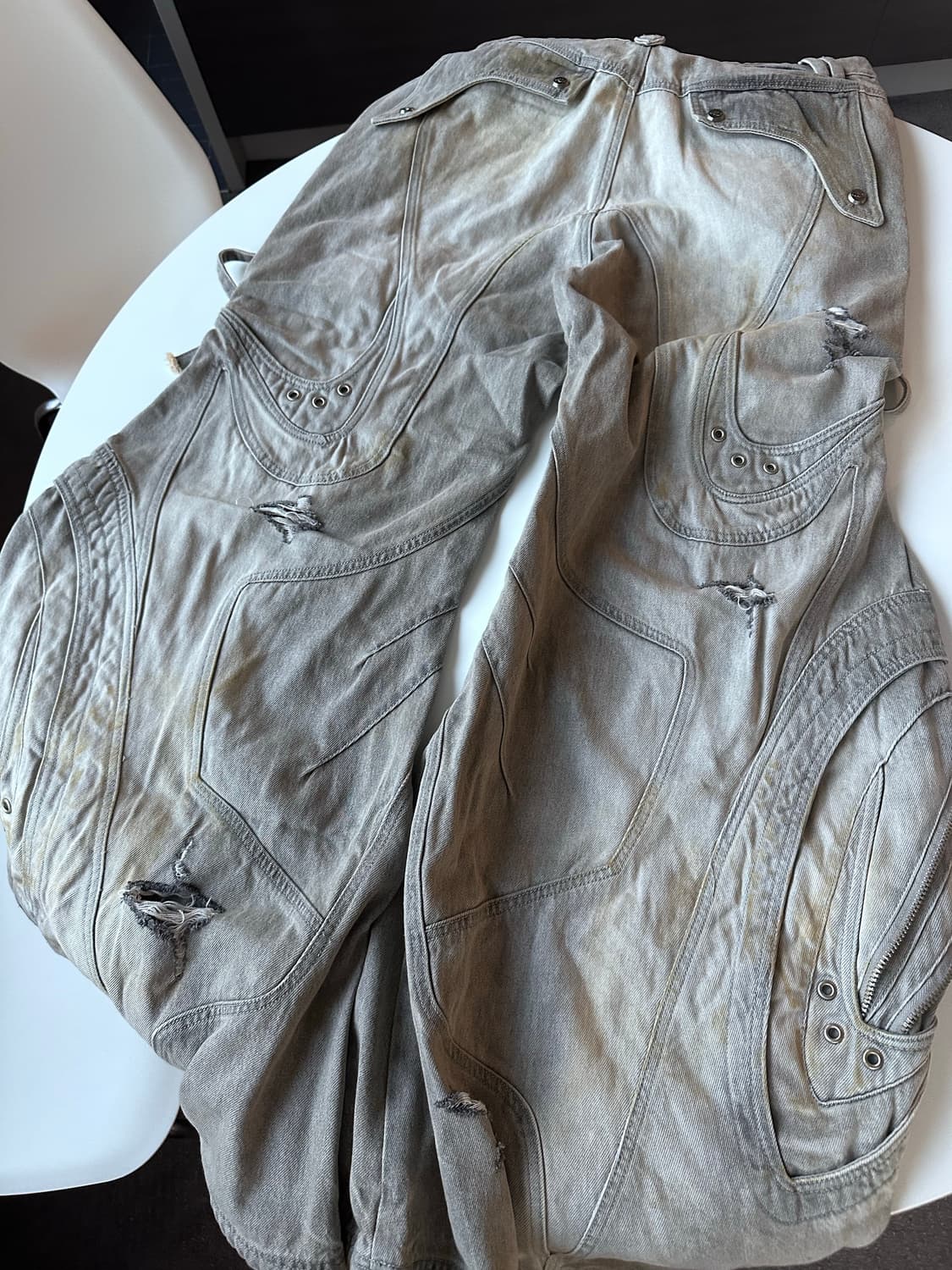 퍼슨소울 디컨스트럭티드 플레어 데님 팬츠 상품이미지5