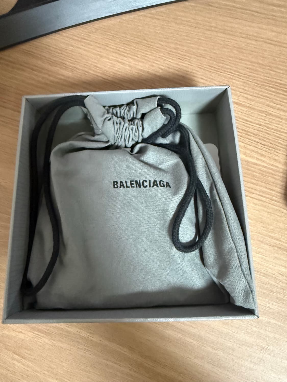 발렌시아가 지갑 상품이미지2