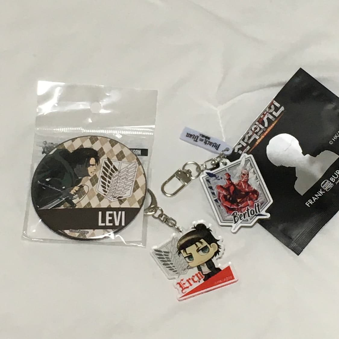 진격의거인 망토 프랭크버거 진격거 굿즈 에렌 베르톨트 키링 리바이뱃지 일 상품이미지2