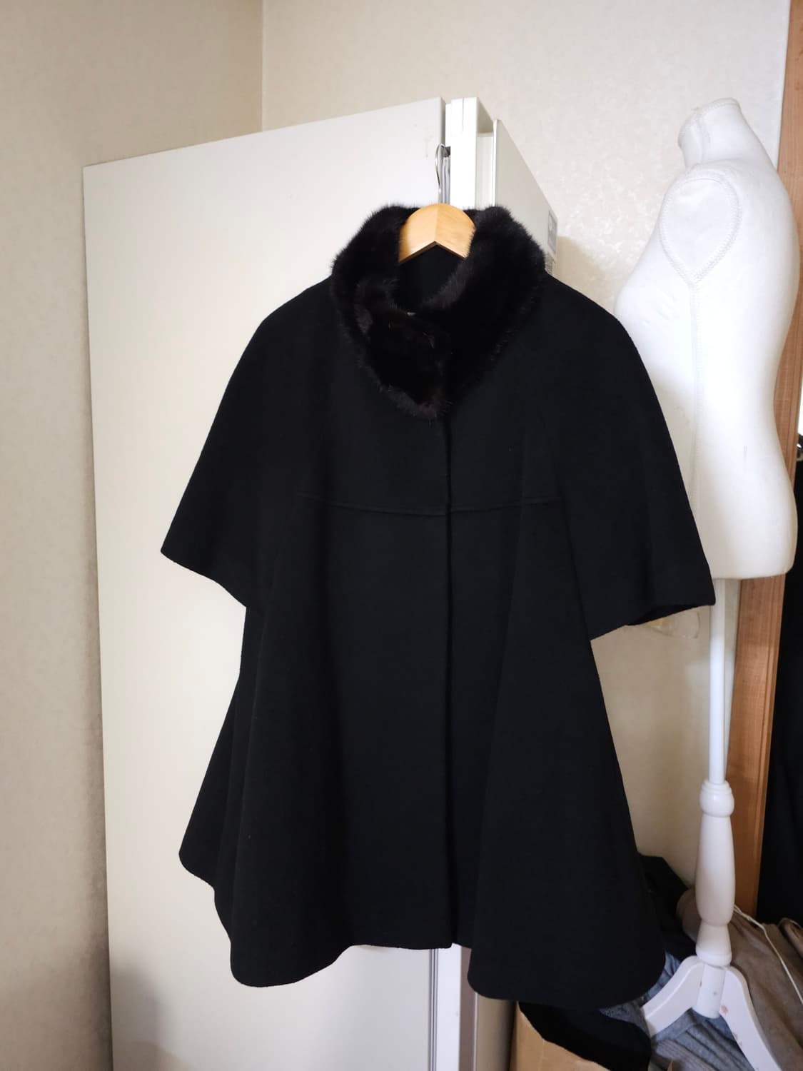 룸나인 밍크카라 앙고라 케이프 코트 상품이미지1