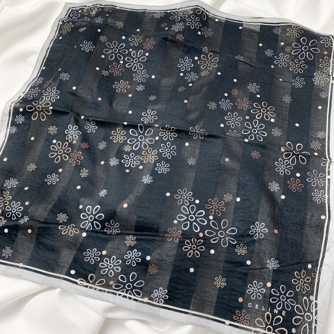 [정품] Celine 셀린느 플라워패턴 빈티지 쁘띠스카프 손수건 상품이미지1