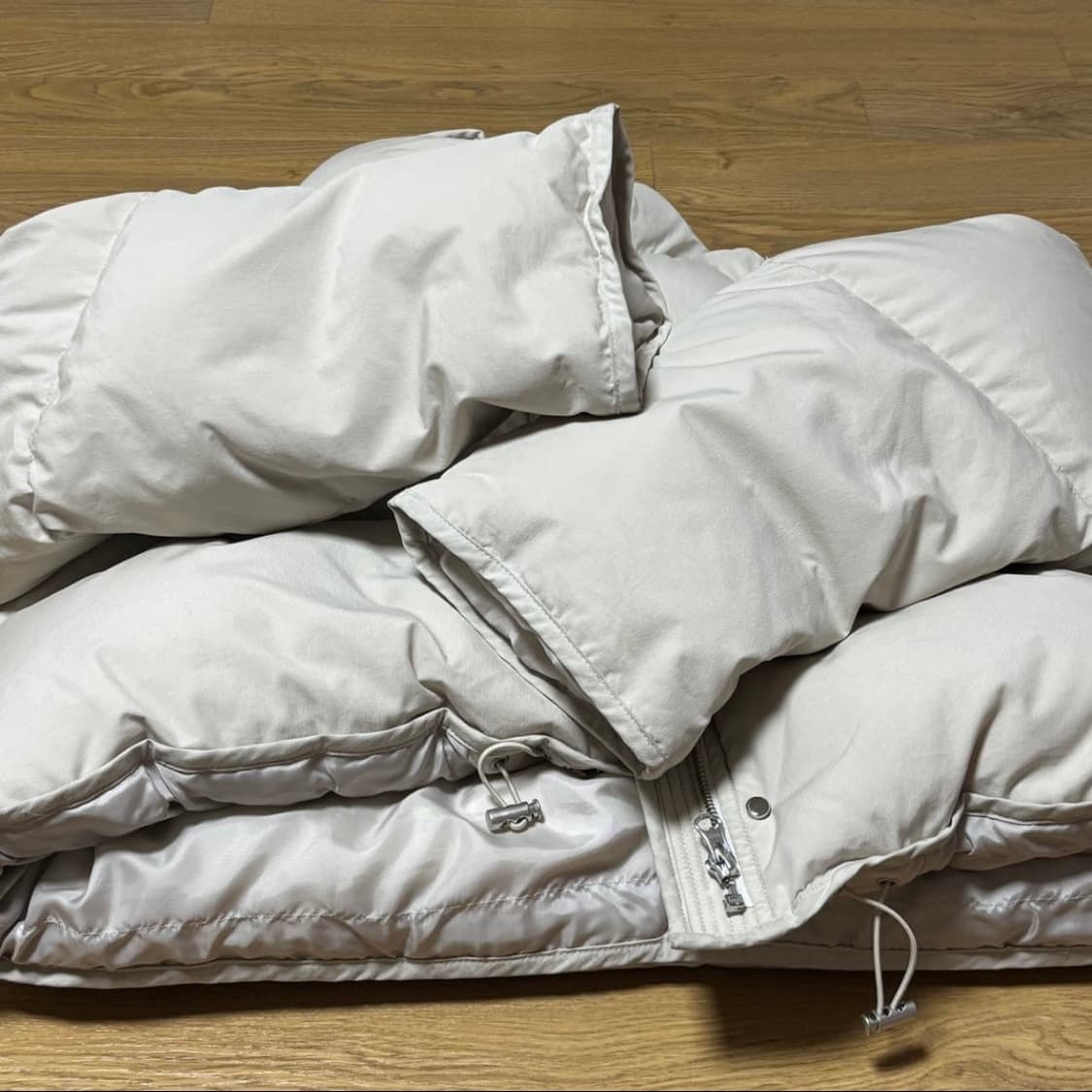 낫띵리튼 패딩 상품이미지3