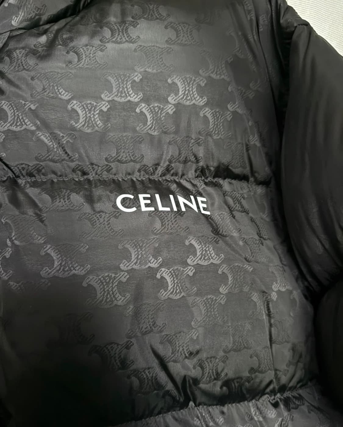 셀린느 트리옹프 나일론 자카드 다운 자켓 블랙 상품이미지2