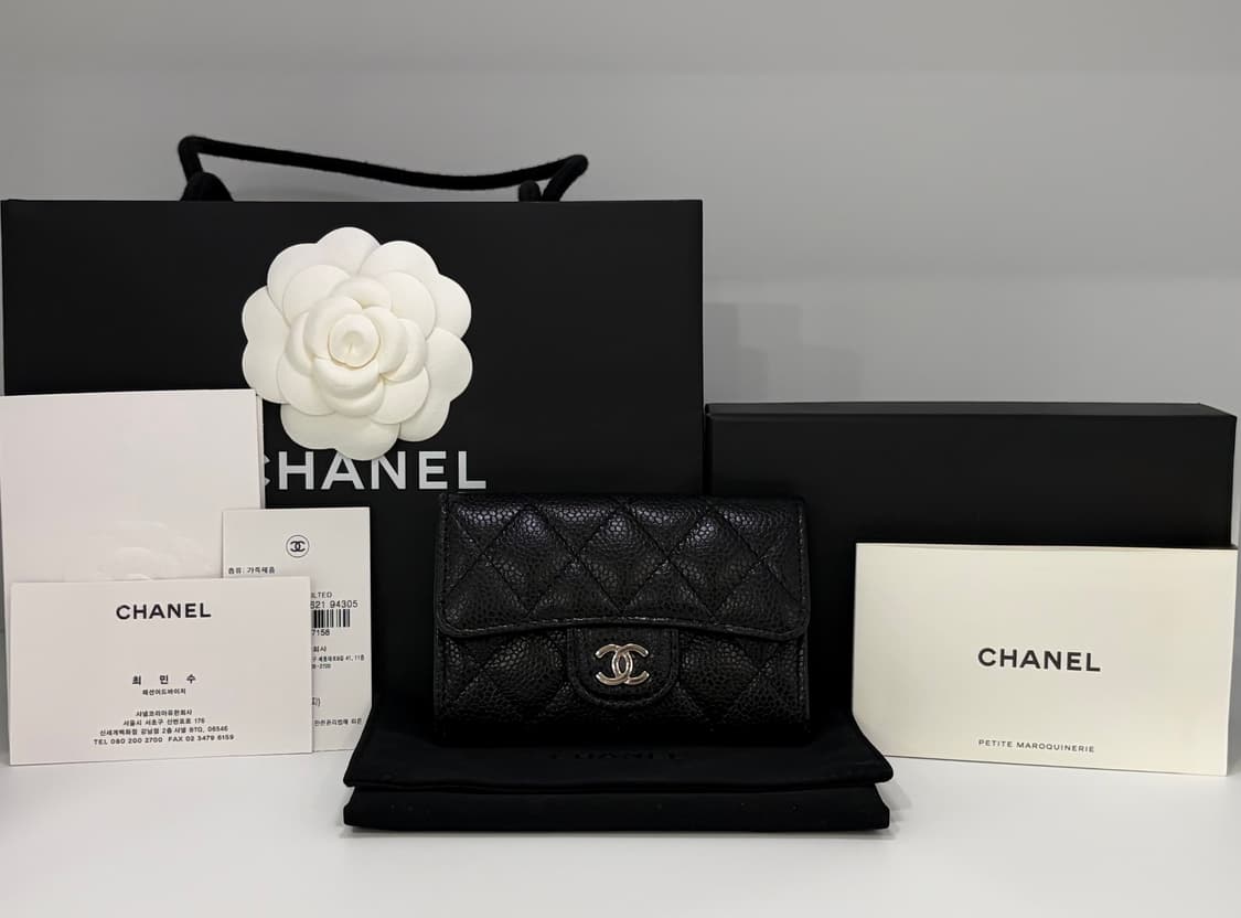 샤넬 클래식 카드 홀더 그레인드 카프스킨 & 실버 메탈 블랙 상품이미지2