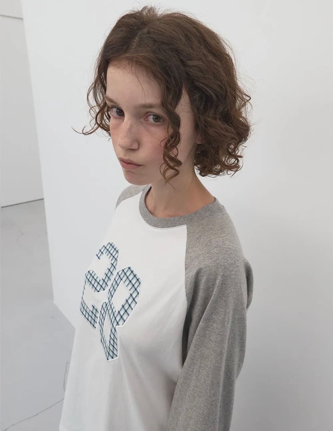 엔조블루스 믹스 패치 박시 롱슬리브 긴팔티 상품이미지3