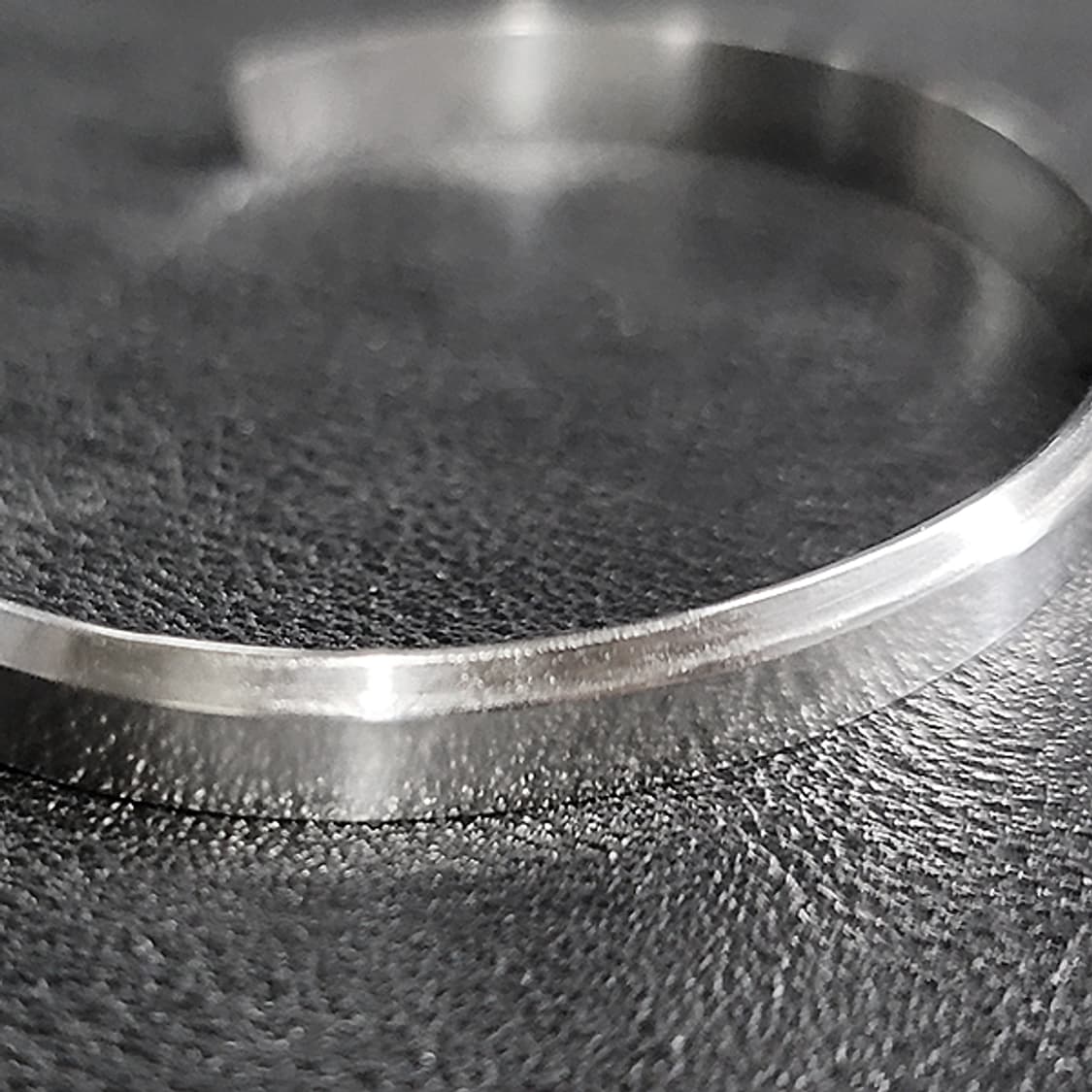 Silven 티타늄 6mm 남자 미니멀 라인 오픈 팔찌 상품이미지2