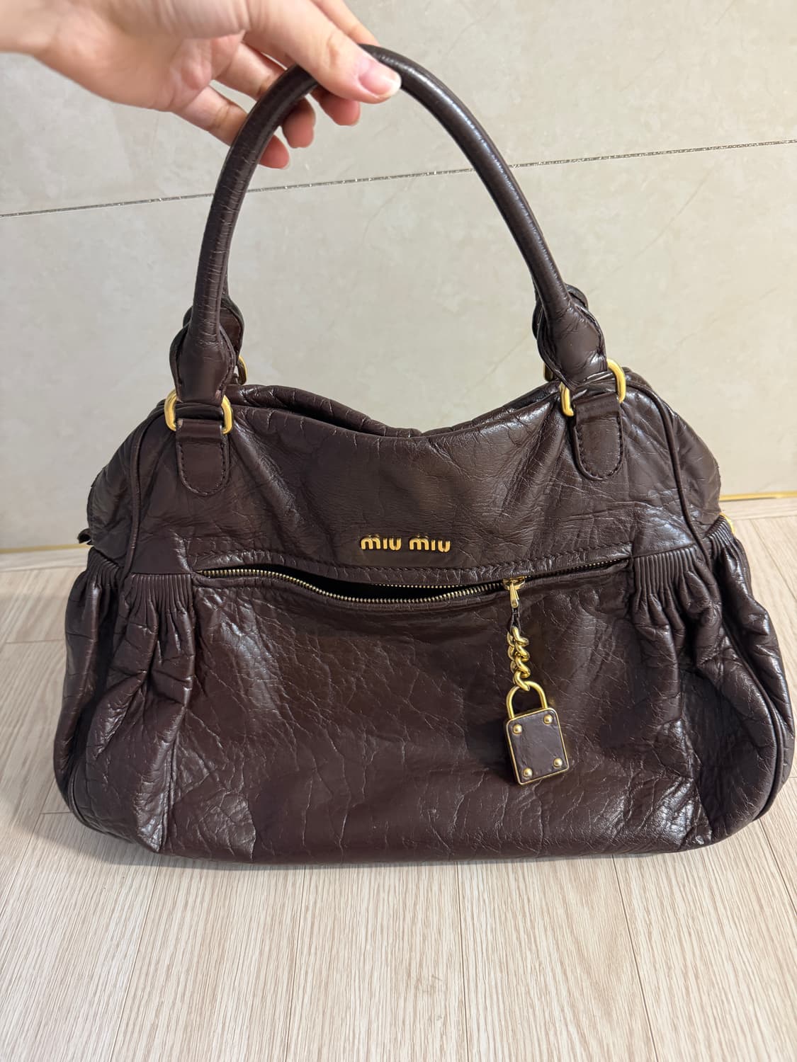 미우미우 브라운 토트백 상품이미지9